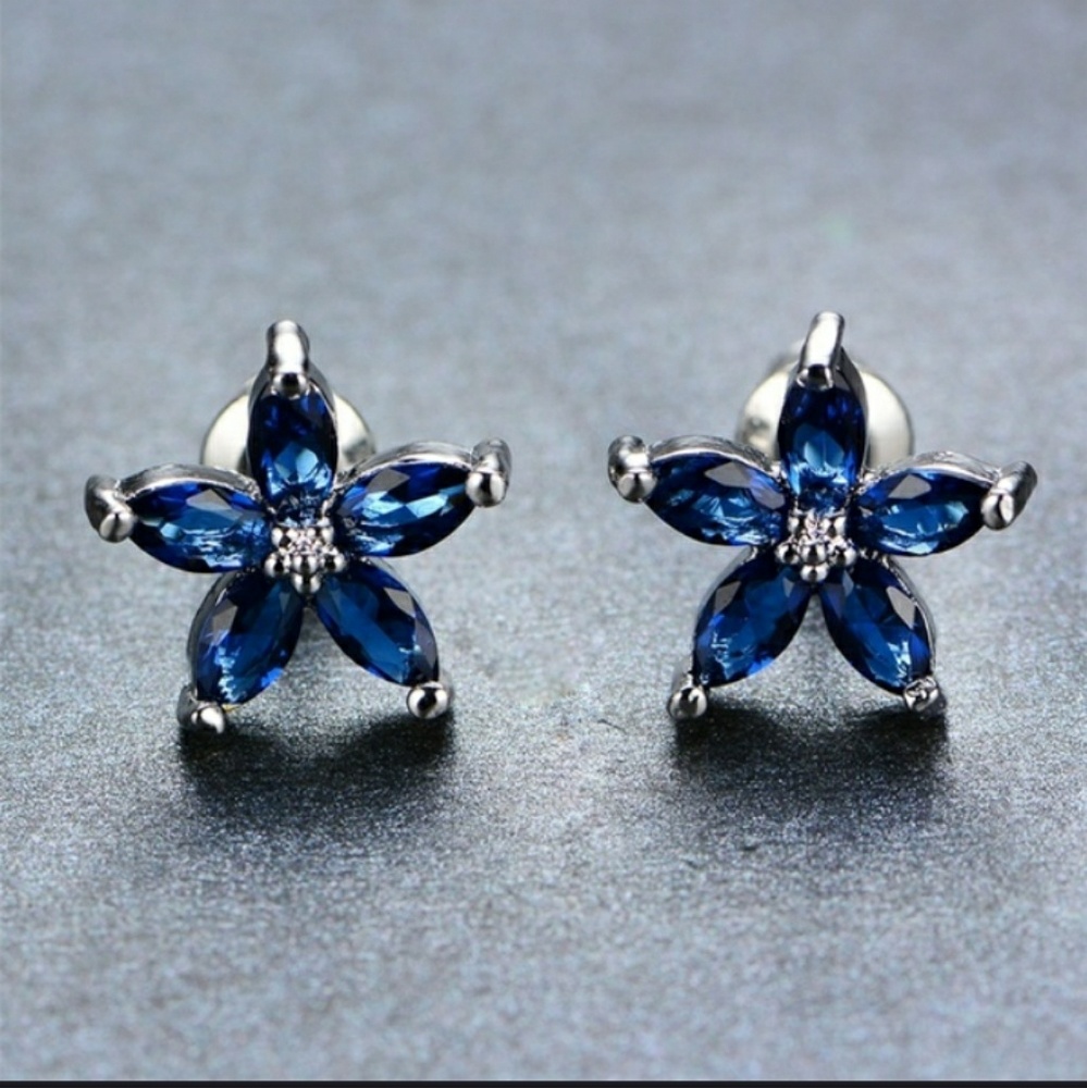 New Five Point Star Blue Sapphire Earings